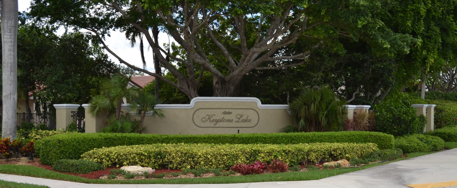 inception-app-prod/ODA4YzA4OTAtMGJmMy00ZWU3LWFhZTYtMjVlMGFhMWJiZjIz/content/2018/06/Keystone Entrance_1_Cropped.png