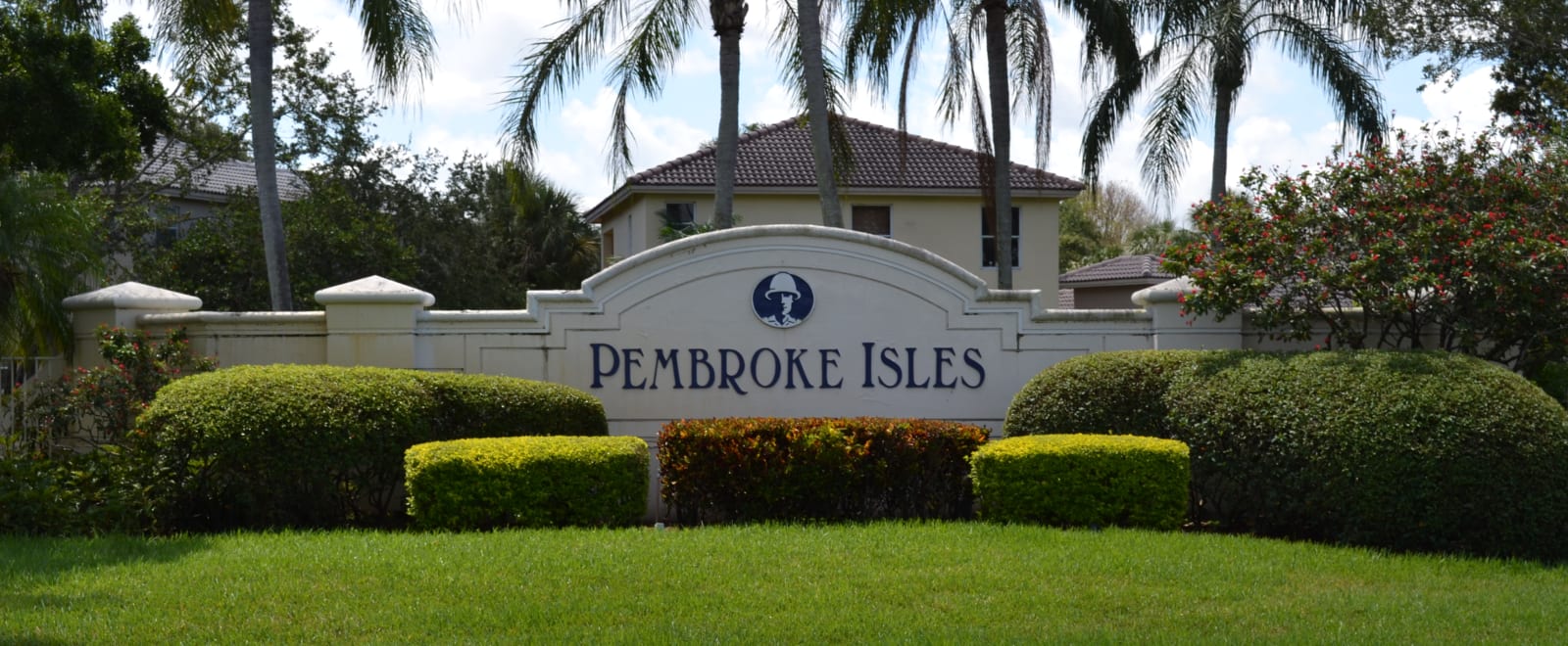 inception-app-prod/ODA4YzA4OTAtMGJmMy00ZWU3LWFhZTYtMjVlMGFhMWJiZjIz/content/2018/06/Pembroke Isles Entrance 2_Cropped.png
