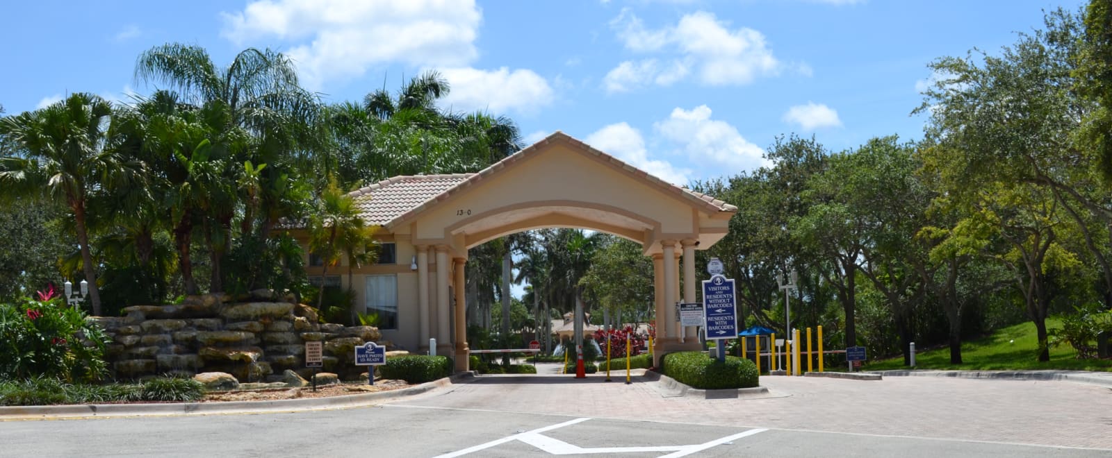 inception-app-prod/ODA4YzA4OTAtMGJmMy00ZWU3LWFhZTYtMjVlMGFhMWJiZjIz/content/2018/06/Pembroke Isles Entrance 6_Cropped.png