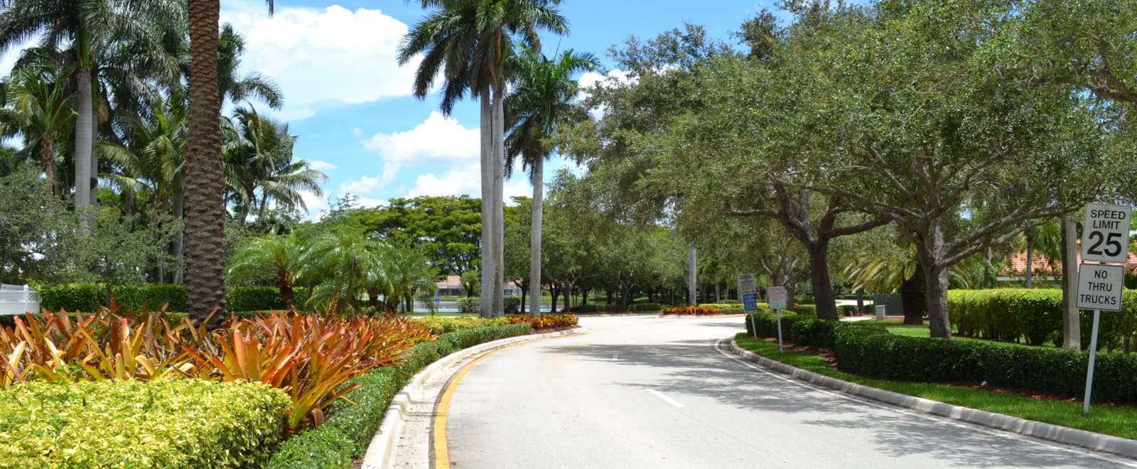 inception-app-prod/ODA4YzA4OTAtMGJmMy00ZWU3LWFhZTYtMjVlMGFhMWJiZjIz/content/2018/06/Spring Valley Entrance_2_Cropped.png