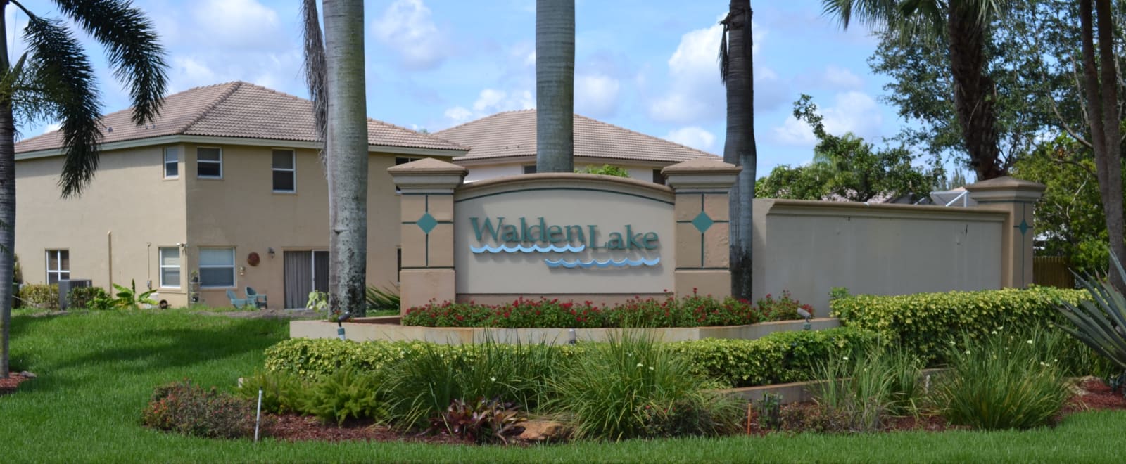 inception-app-prod/ODA4YzA4OTAtMGJmMy00ZWU3LWFhZTYtMjVlMGFhMWJiZjIz/content/2018/06/Walden Lake Entrance_Cropped.png