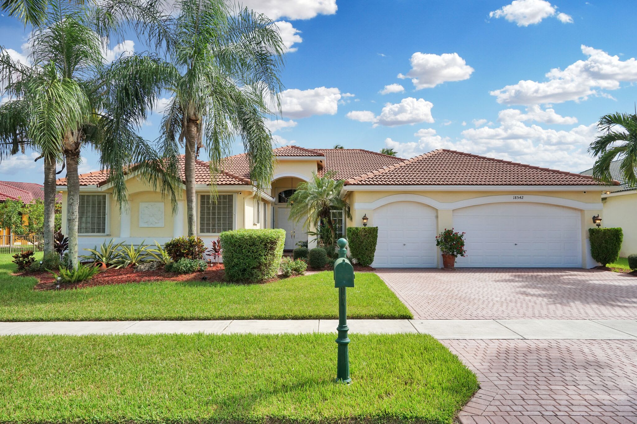 inception-app-prod/ODA4YzA4OTAtMGJmMy00ZWU3LWFhZTYtMjVlMGFhMWJiZjIz/content/2018/11/Sunset Pic 1-4.jpeg