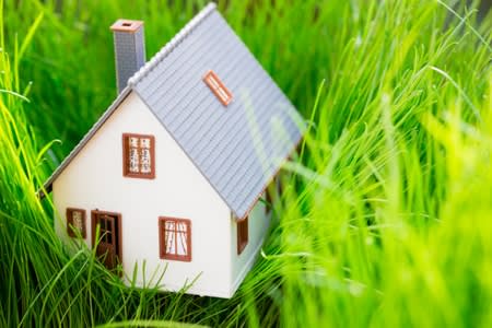 Spring Home Maintenance Checklist: Get Your Home Market-Ready inception-app-prod/ODMzN2QxMTktNjU1ZS00YmI4LWI3ZjUtN2RjNmIwNzViZGRj/content/2025/05/4eb8f7105f58ccaaff9b398a8ec61ce12434f9d4.jpg