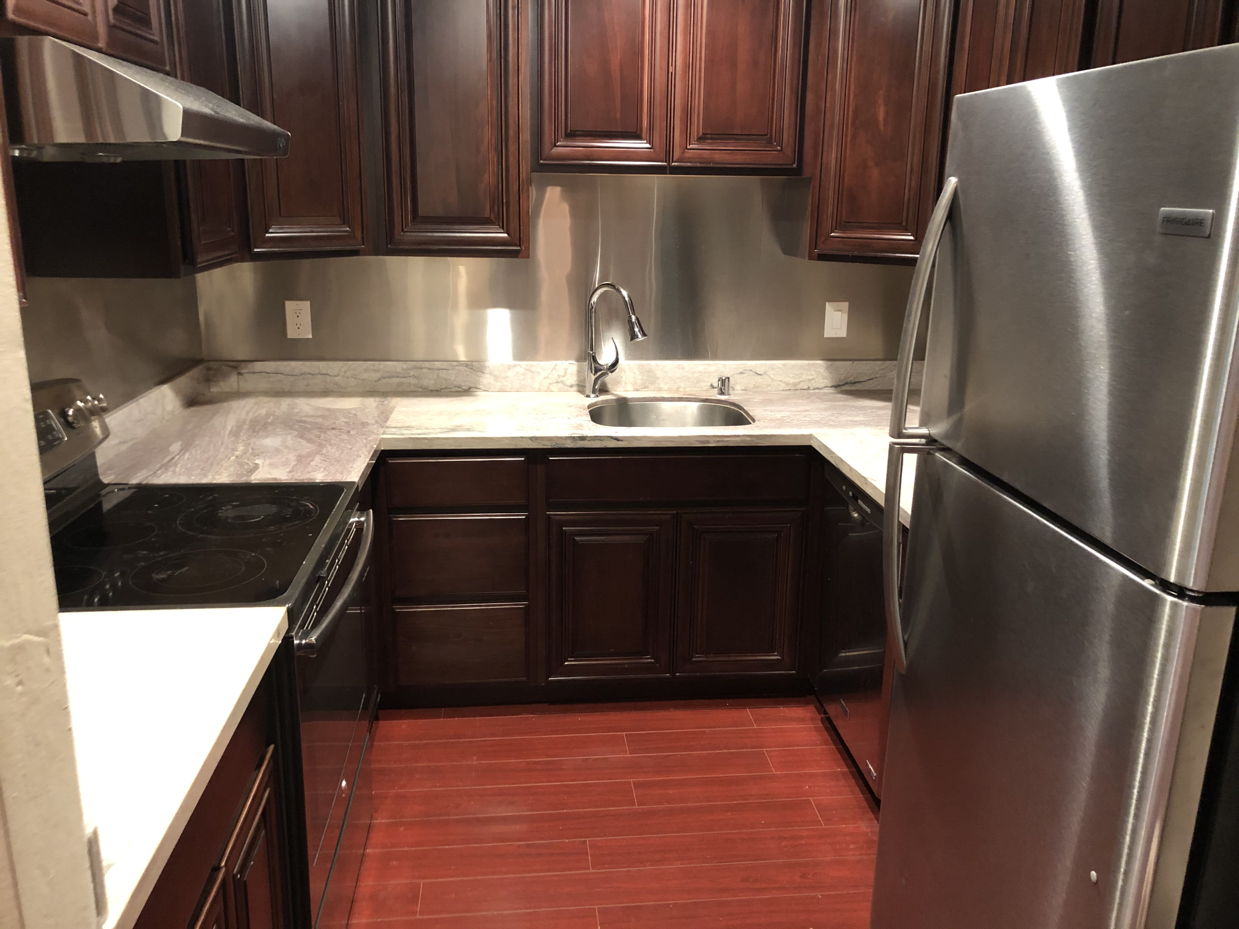 1477 Grove Avenue, #202, Burlingame CA 94010 inception-app-prod/ODRhMTcxNzctZWU4OC00YzBjLWIwYjEtMGFhNGNhODMwMzAz/content/2025/06/ce2542fc43104b362b4edccf8cc34d2d5819ed6e.jpg