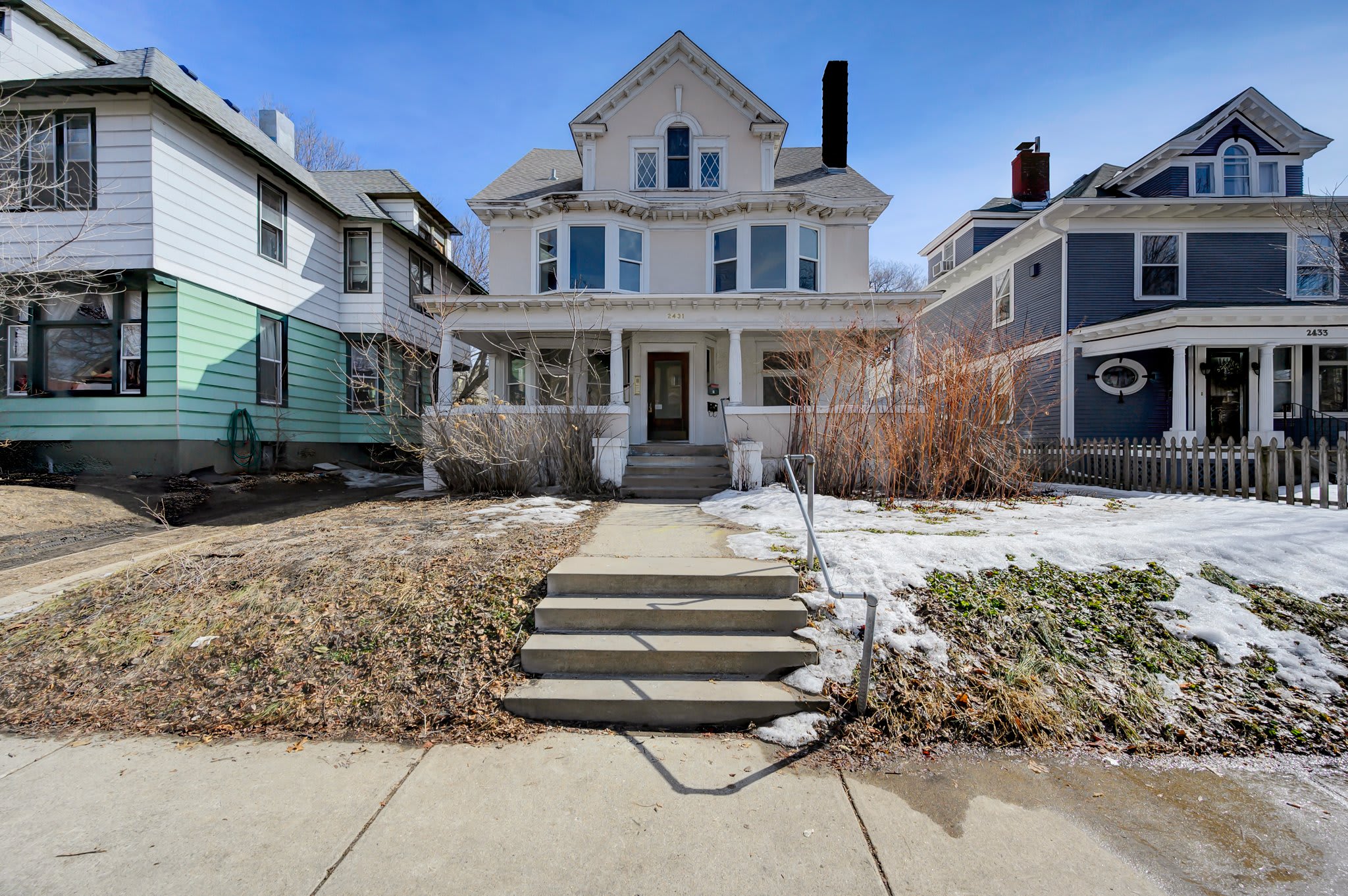 2429-2431 Dupont Ave S, Minneapolis, MN 55405 inception-app-prod/ODU4ZWY2NTMtNzE5MC00ZGEwLWE3NmItMWE2ZDRiZWE1NGE5/content/2022/03/1312ed4921a7960bb35b34879a65c343725ec646.jpg