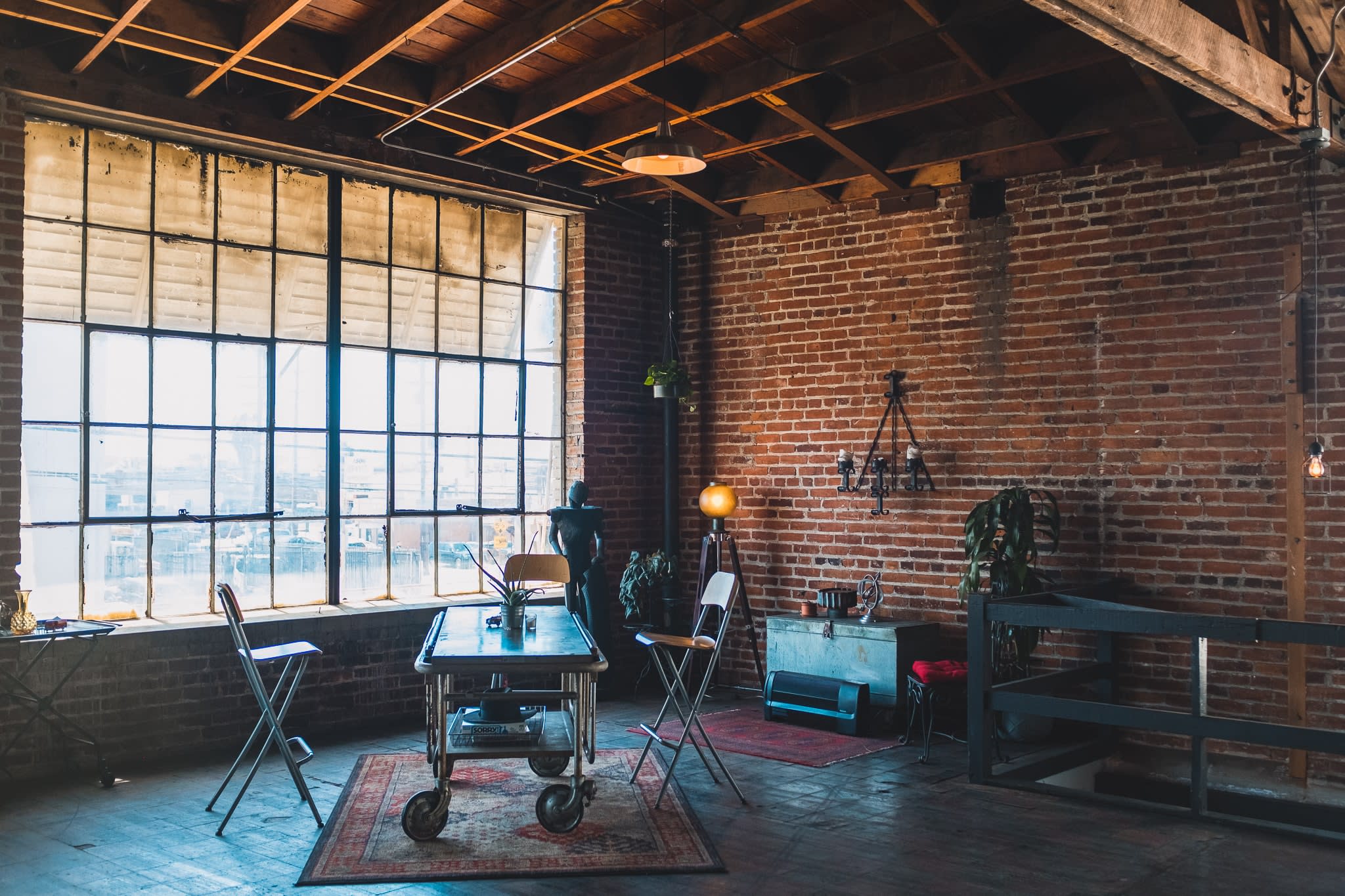 What You Must Know Before Selling a Live/Work Arts District Loft inception-app-prod/ODVhOGFkNWQtYzZlOC00ZDA2LWIyMTAtZmIxNjU2YWYyYmM5/content/2022/06/4b8f408867490259d6b324ce85376b42ee417bf2.jpg