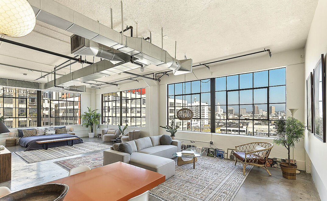 LA LOFT SPOTLIGHT l Textile Lofts #901 inception-app-prod/ODVhOGFkNWQtYzZlOC00ZDA2LWIyMTAtZmIxNjU2YWYyYmM5/content/2023/01/93f1e98b21995dd5e83653812758985c05c238a1.jpg