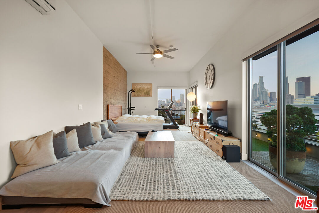 LA ARTS DISTRICT LOFT SPOTLIGHT l Beacon Lofts #601 inception-app-prod/ODVhOGFkNWQtYzZlOC00ZDA2LWIyMTAtZmIxNjU2YWYyYmM5/content/2024/02/11af01f7ab8155c04c0f5a38ee6e2100fe7ca488.jpg