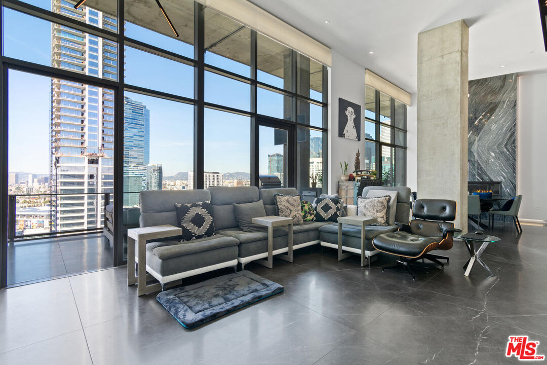 LA LOFT SPOTLIGHT l LUMA PH 02 inception-app-prod/ODVhOGFkNWQtYzZlOC00ZDA2LWIyMTAtZmIxNjU2YWYyYmM5/content/2024/02/684a974fcfff0b7791a03581dac37723439e574d.jpg