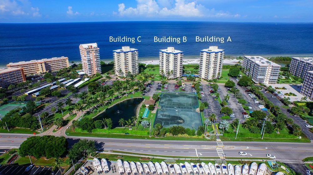 Estero Beach & Tennis Club inception-app-prod/ODZhYWY5ZGItNWFkNi00NzkzLTliMDktODZmZjBiMGM2YzIy/content/2018/12/28e044db_z.jpg