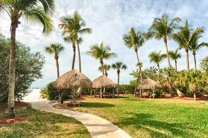 inception-app-prod/ODZhYWY5ZGItNWFkNi00NzkzLTliMDktODZmZjBiMGM2YzIy/content/2018/12/6640 Estero Blvd Unit-small-032-Exterior-666x443-72dpi.jpg