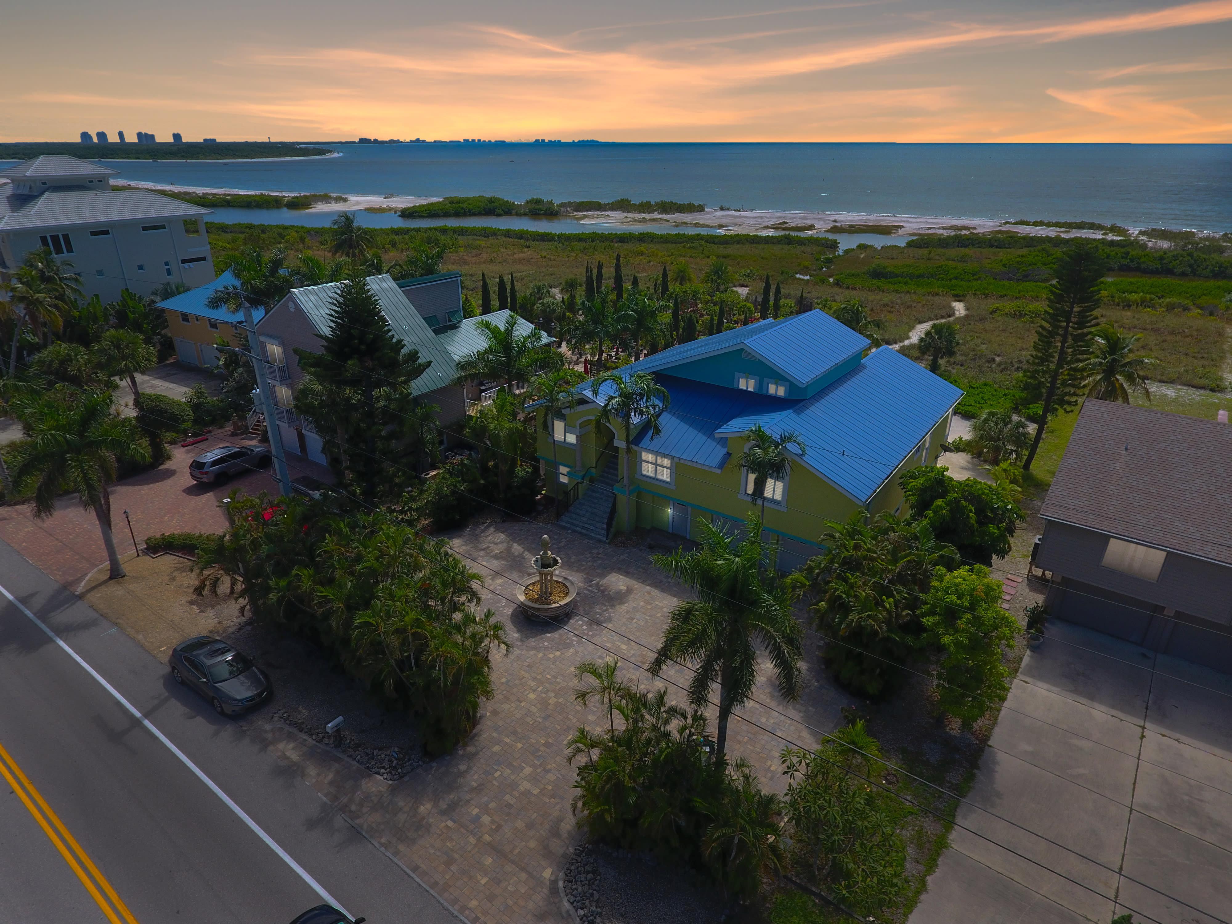 inception-app-prod/ODZhYWY5ZGItNWFkNi00NzkzLTliMDktODZmZjBiMGM2YzIy%2Fcontent%2F2018%2F12%2F8010 Estero Blvd. Sunrise.jpg