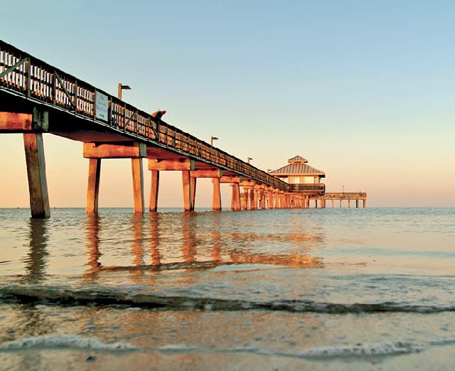 Fort Myers Beach Statstics inception-app-prod/ODZhYWY5ZGItNWFkNi00NzkzLTliMDktODZmZjBiMGM2YzIy/content/2018/12/TownPier.jpg