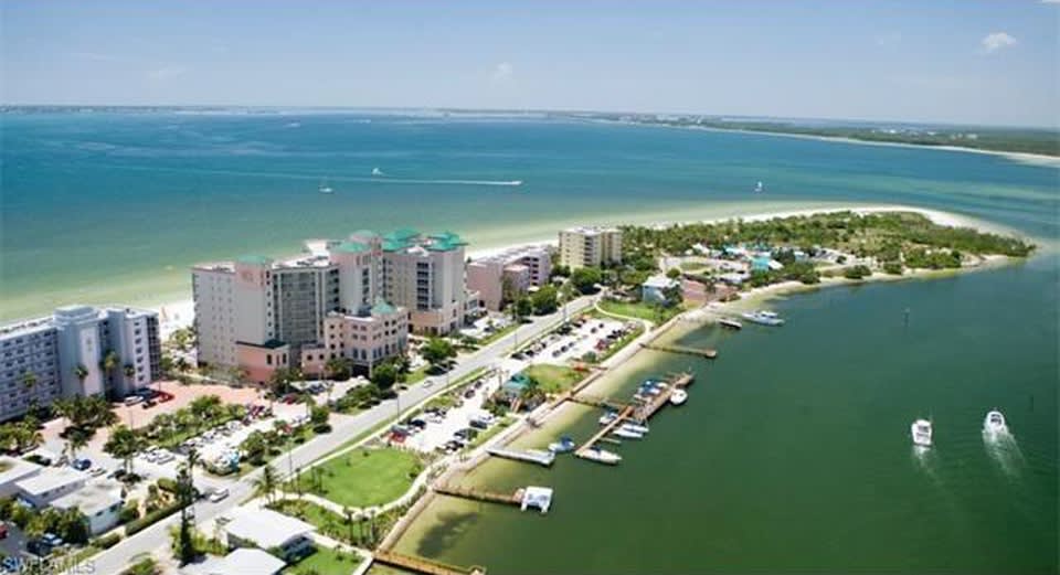 Pink Shell Resort & Marina on Fort Myers BEach inception-app-prod/ODZhYWY5ZGItNWFkNi00NzkzLTliMDktODZmZjBiMGM2YzIy/content/2019/01/ISyr7cvz66kzpr0000000000-2.jpg