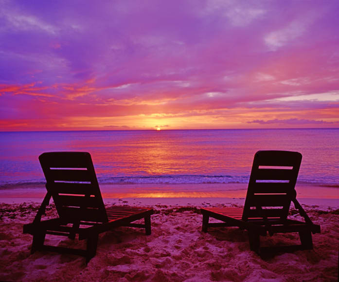 Vacation Rentals inception-app-prod/ODZhYWY5ZGItNWFkNi00NzkzLTliMDktODZmZjBiMGM2YzIy/content/2019/01/beach-chairs-sunset-beachchairsunset-decoration-inspiration-697x579.png