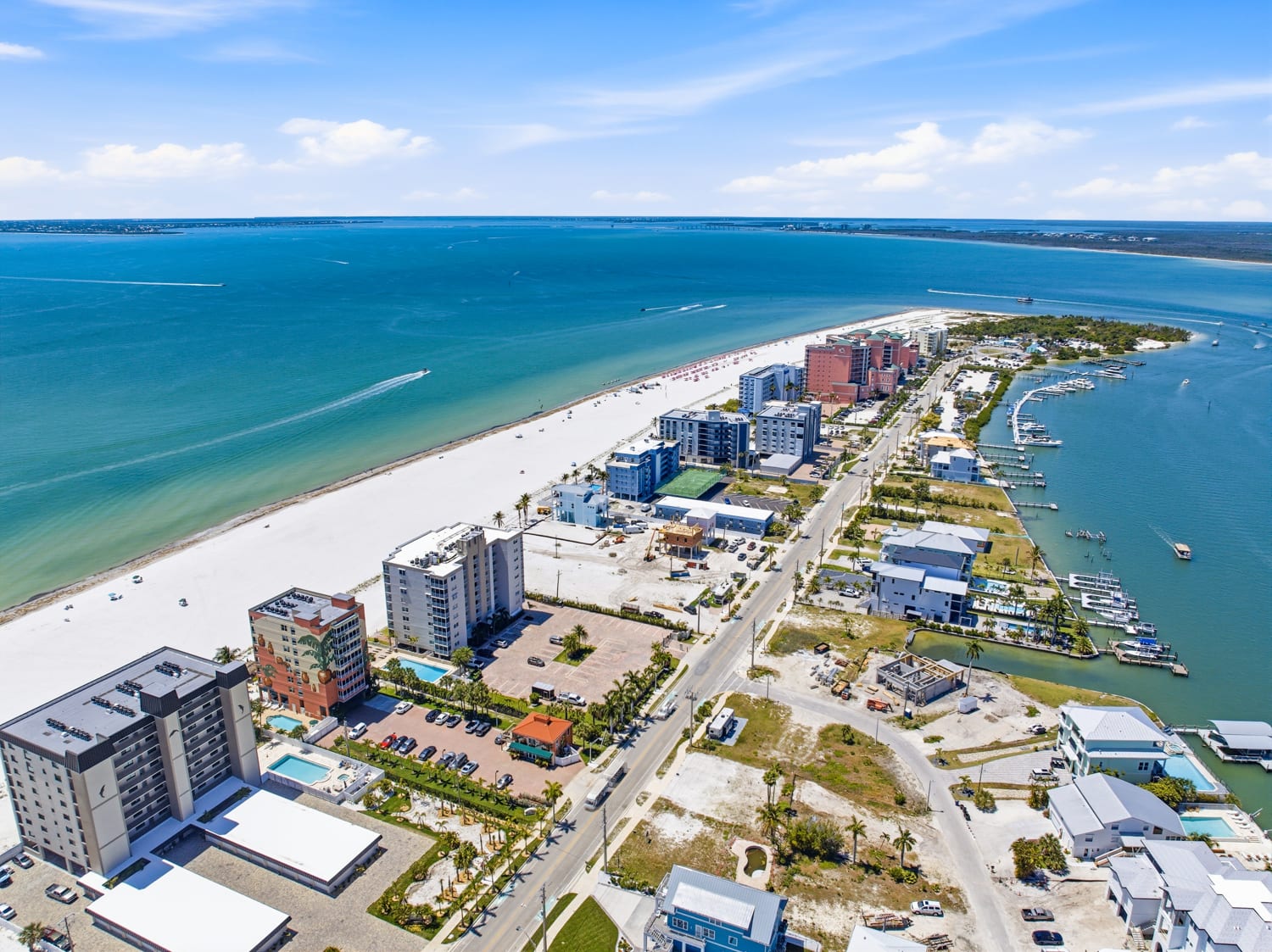 Casa Playa Resort inception-app-prod/ODZhYWY5ZGItNWFkNi00NzkzLTliMDktODZmZjBiMGM2YzIy/content/2026/05/36895c6c54fbc2f816ec161fefeb300f183dbc64.jpg