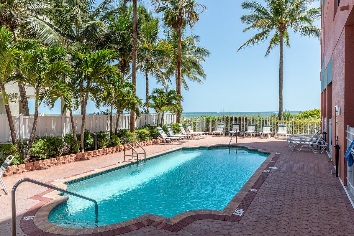 Casa Playa Resort inception-app-prod/ODZhYWY5ZGItNWFkNi00NzkzLTliMDktODZmZjBiMGM2YzIy/content/2026/05/b3086759755887d12fbd4b59cce4c62f0e1ee97b.jpg