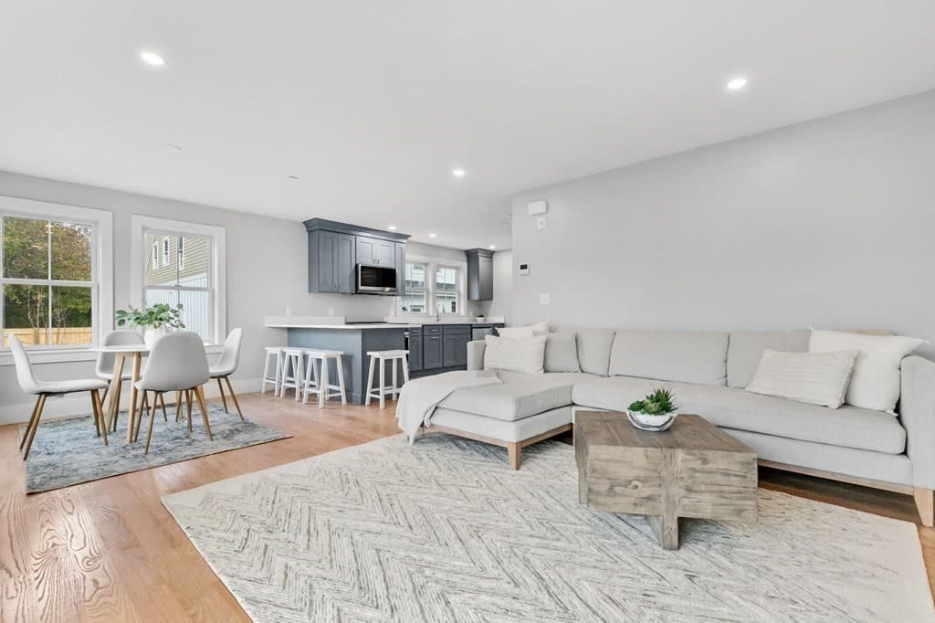 Live Near the Fun: 10 Homes Close to Massachusetts' Best Festivals inception-app-prod/ODZiODc2OWQtZDJlOC00OTM1LWEzOWQtNjIzZTM4YTRkMzdl/content/2023/11/1c8d3554fe3026f080b07bcefd67487613d7f58f.jpg