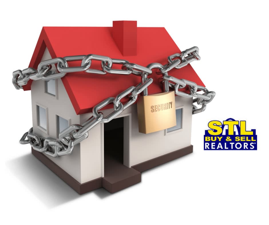 Keep Your Home Safe While You're on Vacation inception-app-prod/ODc1ZTU3MWItMDUzZC00YTIyLWJlMDctMDE4NzYxZTNlZmZm/content/2017/11/Untitled design %282%29-2.jpg