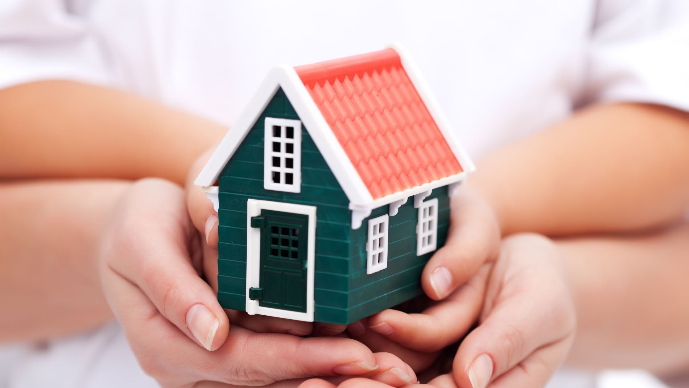 How Buying or Selling a Home Benefits Your Community inception-app-prod/ODljMDQxNjctNmM1MC00ZmYxLWE0ZTgtZjI3YmEzODBkOTFi/content/2024/05/0d330a90643f2cd95ec657dd4ce2f8d4fc7d47e2.jpg