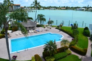 inception-app-prod/OGFmMjJhZjktODNiYS00ZTQyLWI5MDAtNDMzYzM0ZmY1Nzg3%2Fmedia%2F2015%2F07%2FMoorings Naples Florida Homes for sale.jpg