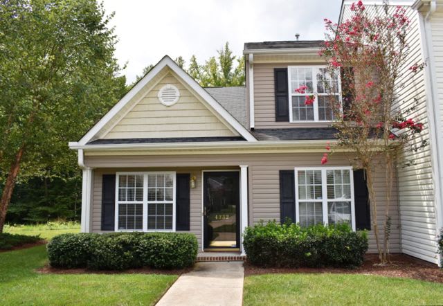 inception-app-prod/OGFmOWNiOGUtMzcxMi00ODZmLTlhYmQtZmE5OTBmNDRjOGE3/content/2019/03/Towns At South Village- Home.jpg