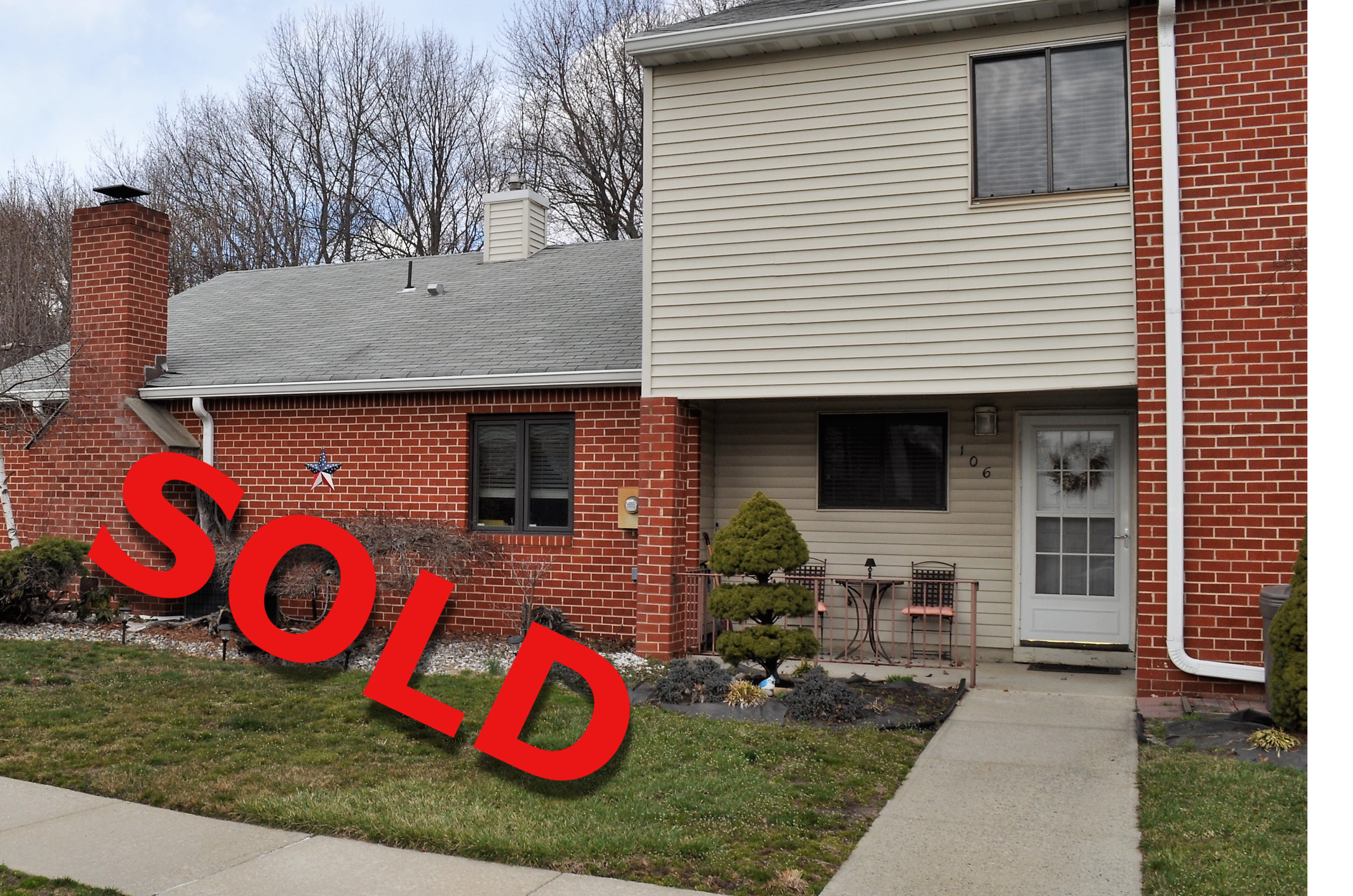 inception-app-prod/OGM4ZjU2NTgtYzE2Ni00NzVjLWJmMTctZTQyYmU0MjIxZTM0%2Fcontent%2F2017%2F07%2F106 Nightingale Ct SOLD-2.png