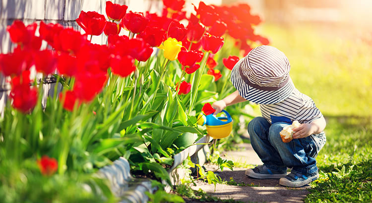 This Just In: Data Says May is the Best Month to Sell Your Home inception-app-prod/OGU0MjQ4NjMtYzFmNC00NzQyLTljZmUtZjc3Y2YwZGJmNmFi/content/2018/05/20180502-Share-STM.jpg