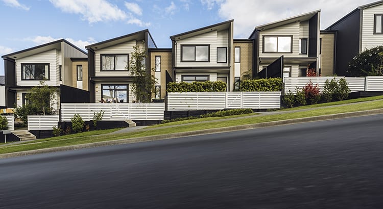 Rise to the Top of the Pool by Selling Your House Today inception-app-prod/OGU0MjQ4NjMtYzFmNC00NzQyLTljZmUtZjc3Y2YwZGJmNmFi/content/2020/04/20200428-kcm-share.jpg