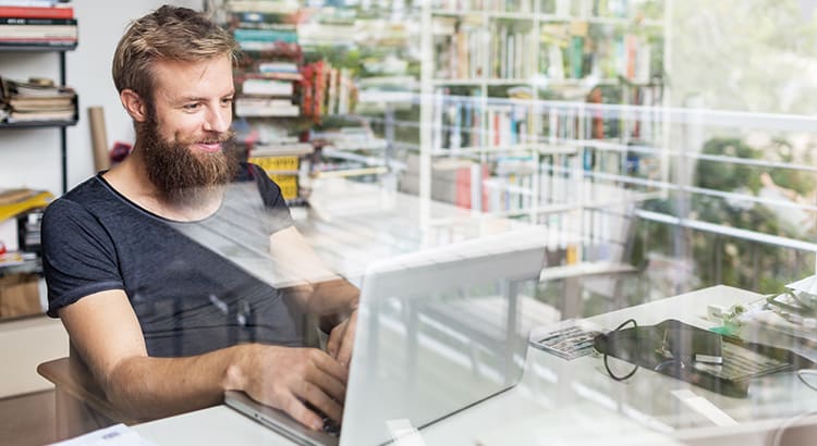 Remote Work Trends Mean Flexibility for First-Time Homebuyers inception-app-prod/OGU0MjQ4NjMtYzFmNC00NzQyLTljZmUtZjc3Y2YwZGJmNmFi/content/2022/04/c063fd736aeb7e79215d938222427585869fcbd3.jpg