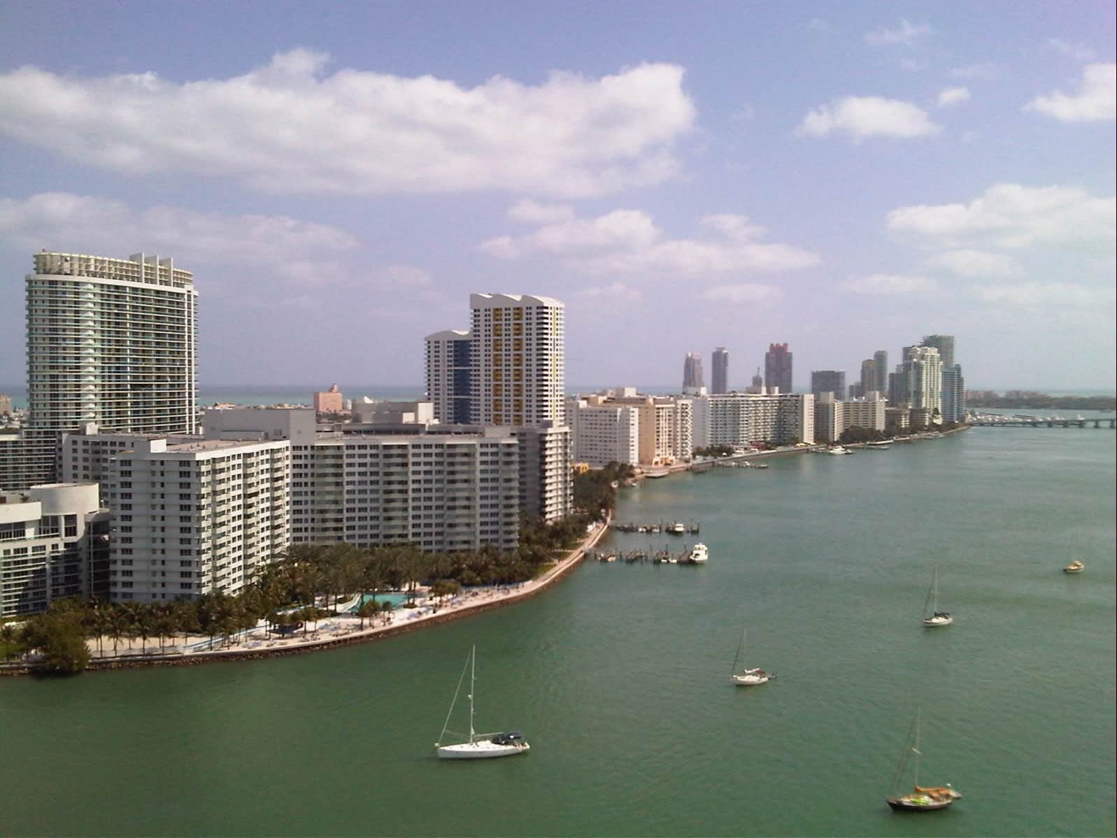 inception-app-prod/OGUwMjJmNzItMjI1MC00MGM3LWEwNjYtYmI1YmYwZTM2NjAy/content/2020/08/1600bayfrontcondosinsouthbeachmiami.jpg