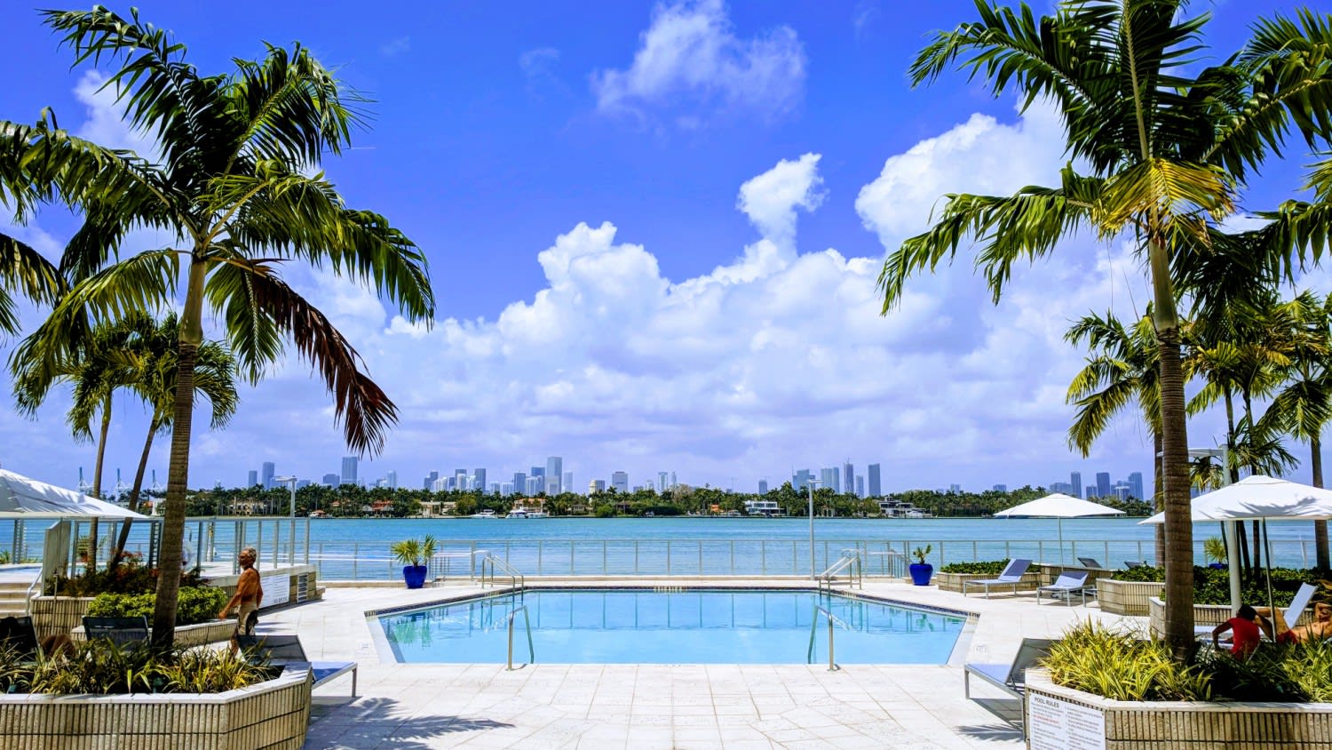 inception-app-prod/OGUwMjJmNzItMjI1MC00MGM3LWEwNjYtYmI1YmYwZTM2NjAy/favicon/2019/12/south-beach-condos-real-estate.jpg