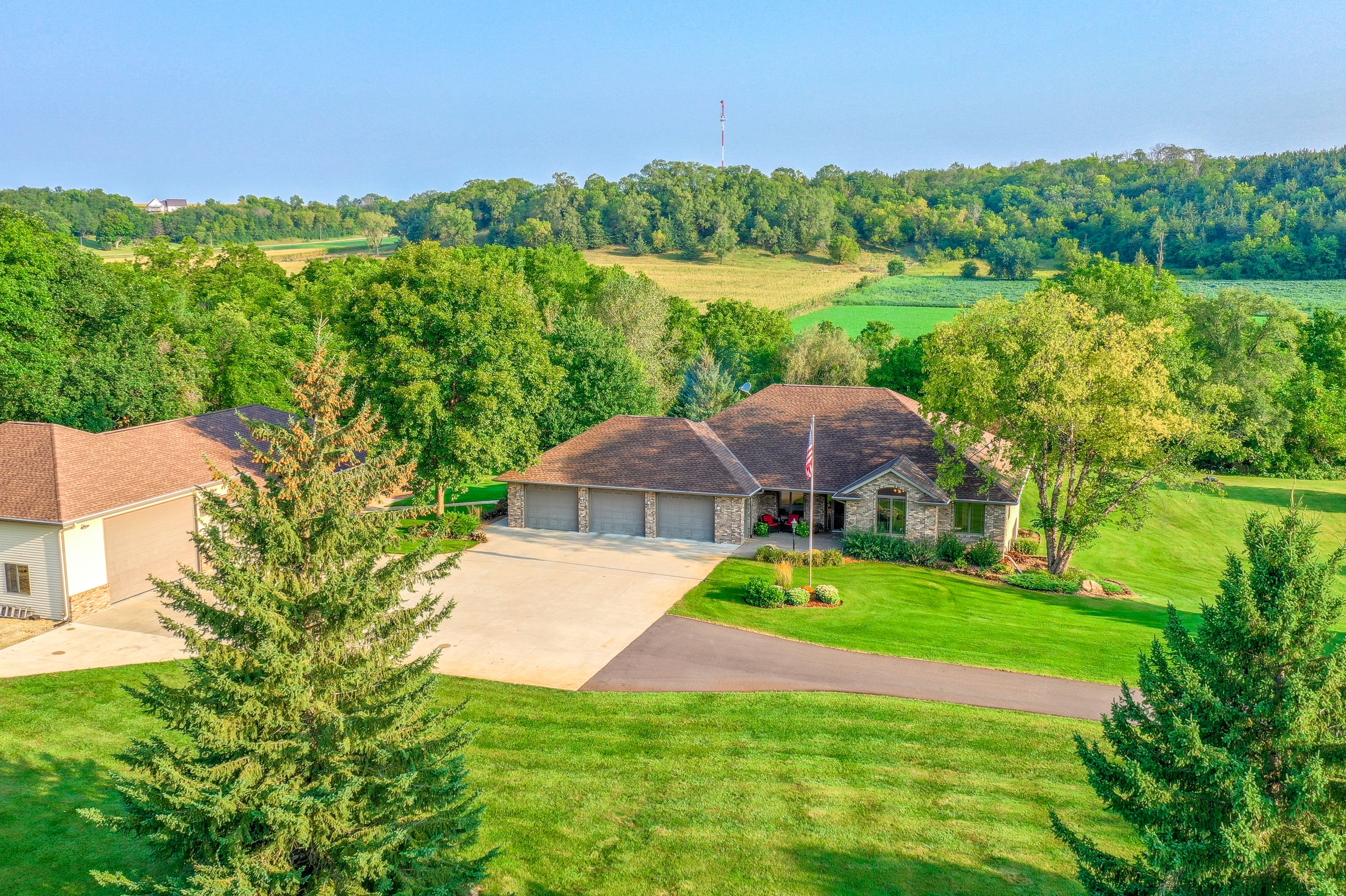 HOMES FOR SALE inception-app-prod/OTAxZWVhNGUtMjEyMC00ODgwLWI3NjItZGRlY2Q4ZjJjMzI1/content/2022/02/d1bf416304c41e3229a2211ce8f633226f61dde0.jpg