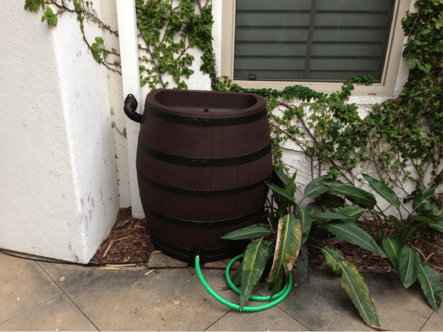 I'll Give You 2 Good Reasons Why You Should Catch Rain Water inception-app-prod/OTEwZDhiMjMtZjlhMi00OWJjLTg2NjktMTJiMTc3MmU2MmYy%2Fmedia%2F2015%2F08%2FRain barrel1.png