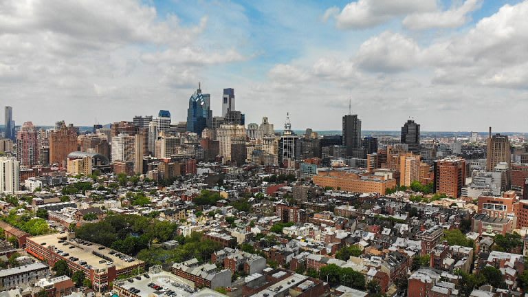 inception-app-prod/OTFhNDQ0ODYtNjhkNy00ODgwLThiMmMtZjM4Mzk0ZDA1OTVh/content/2019/10/phillyskyline-fromdanyashouse-crop-768x432-2.jpg