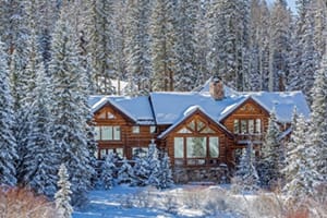 Winter Wonderland Homes to Get You in the Holiday Spirit inception-app-prod/OTIzMTI0ZmYtY2RlYS00OTY3LTkzZmUtMjQ1MjY3NGM5MWQx/content/2016/12/Winter_Blog.jpg