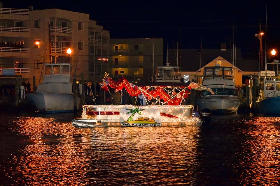 The Annual Christmas Flotilla Event! inception-app-prod/OTMwNWQ5NTktMGUzYi00Y2MyLTkyYWEtNTk2ZjZiOTQwOGE0/content/2022/11/616b35aa700ad197fb9f2a74685fac173d9fdefe.jpg