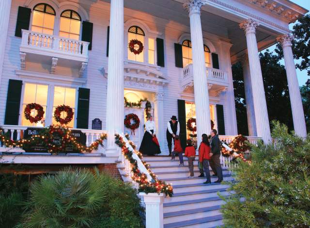 November Holiday Events in Wilmington, NC inception-app-prod/OTMwNWQ5NTktMGUzYi00Y2MyLTkyYWEtNTk2ZjZiOTQwOGE0/content/2024/11/ec41a5825e71709c07e47e327cf28bc60959c88e.jpg