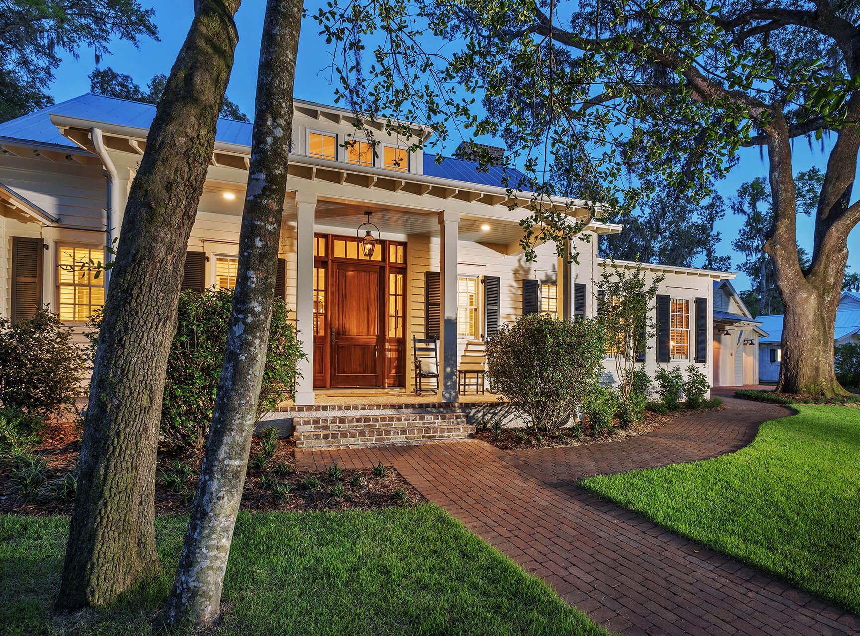 Why Now is the Best Time to Invest in Hilton Head Island Real Estate inception-app-prod/OTUyMjg2NTYtMGNmZC00NmE2LWIxYzAtMzBkMDk3ZjRjZmVi/content/2024/08/897768e5e718123110c41c903be28c9f64c9bb24.jpg