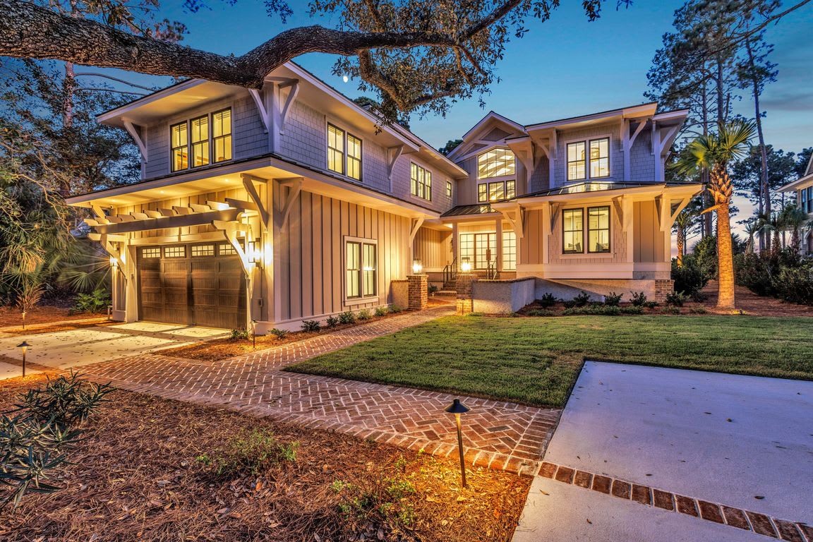 A Decade in Review: Hilton Head Island Real Estate Market Analysis (2014-2024) inception-app-prod/OTUyMjg2NTYtMGNmZC00NmE2LWIxYzAtMzBkMDk3ZjRjZmVi/content/2025/01/0527e6adf4b104a90ce3419e7ba8dc48d2af3534.jpg
