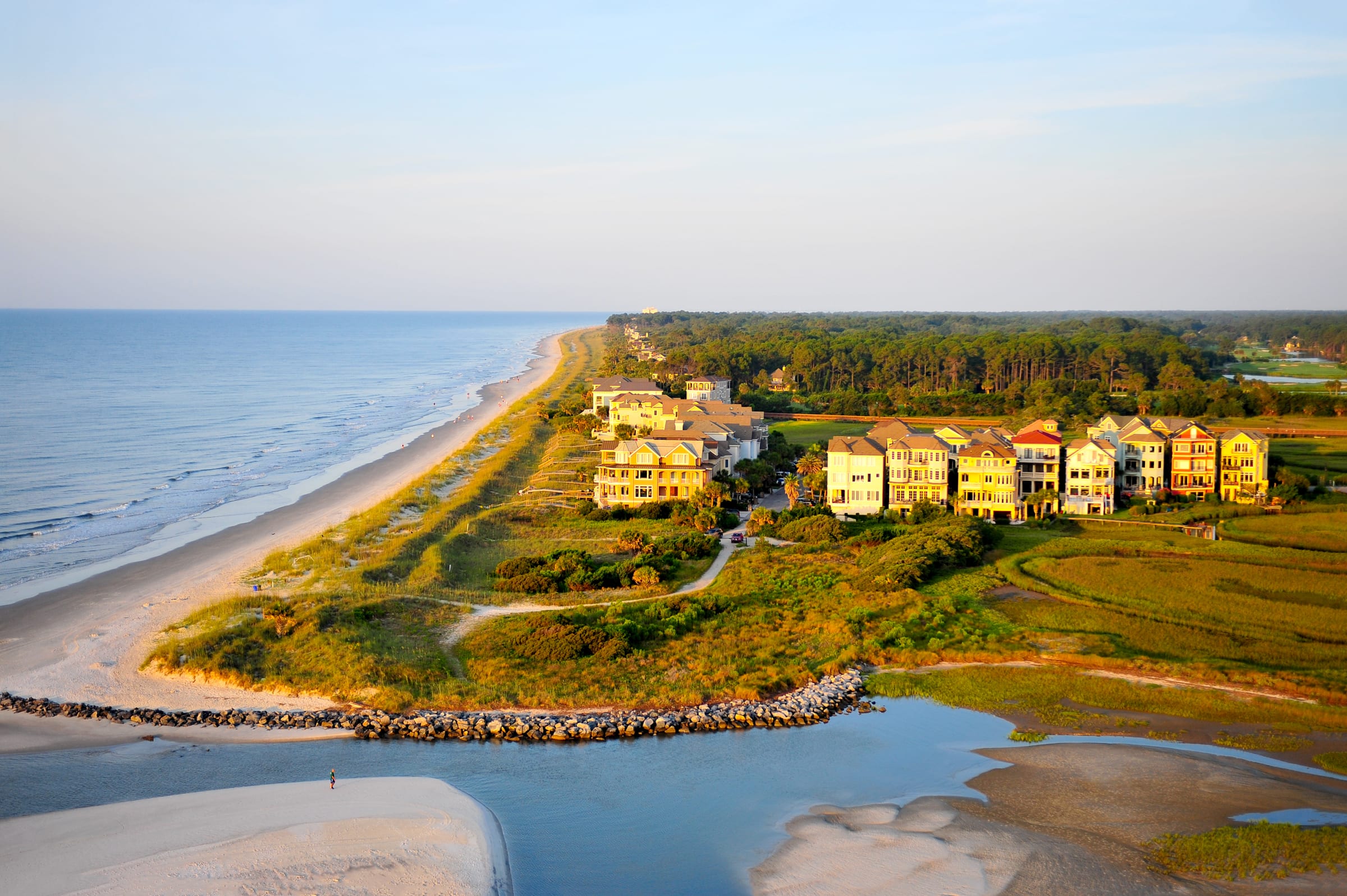 Best Areas for Retirees on Hilton Head Island inception-app-prod/OTUyMjg2NTYtMGNmZC00NmE2LWIxYzAtMzBkMDk3ZjRjZmVi/content/2025/01/37034d94873e73adb6522b86a01c094d0972aa8b.jpg