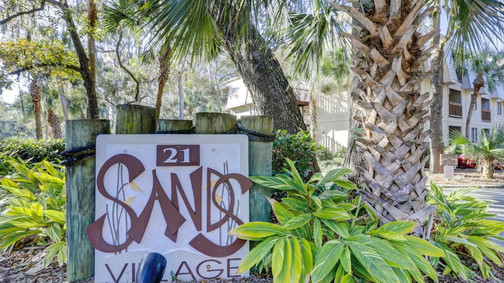 Where Are the Best Places to Invest on Hilton Head Island for Under $400K? - Top 5 Opportunities NOW! inception-app-prod/OTUyMjg2NTYtMGNmZC00NmE2LWIxYzAtMzBkMDk3ZjRjZmVi/content/2025/01/4503ff7e80e6bdcd35aac6d29dce8daa6c4197e0.jpg