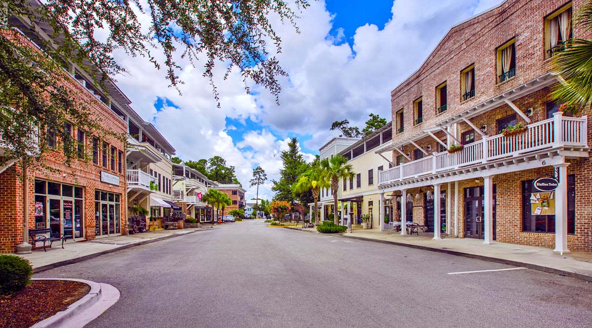 What Are the Best Neighborhoods in Bluffton, SC, for Families? inception-app-prod/OTUyMjg2NTYtMGNmZC00NmE2LWIxYzAtMzBkMDk3ZjRjZmVi/content/2025/01/5990f2896909d7f606bca6e564562550b15b005d.jpg