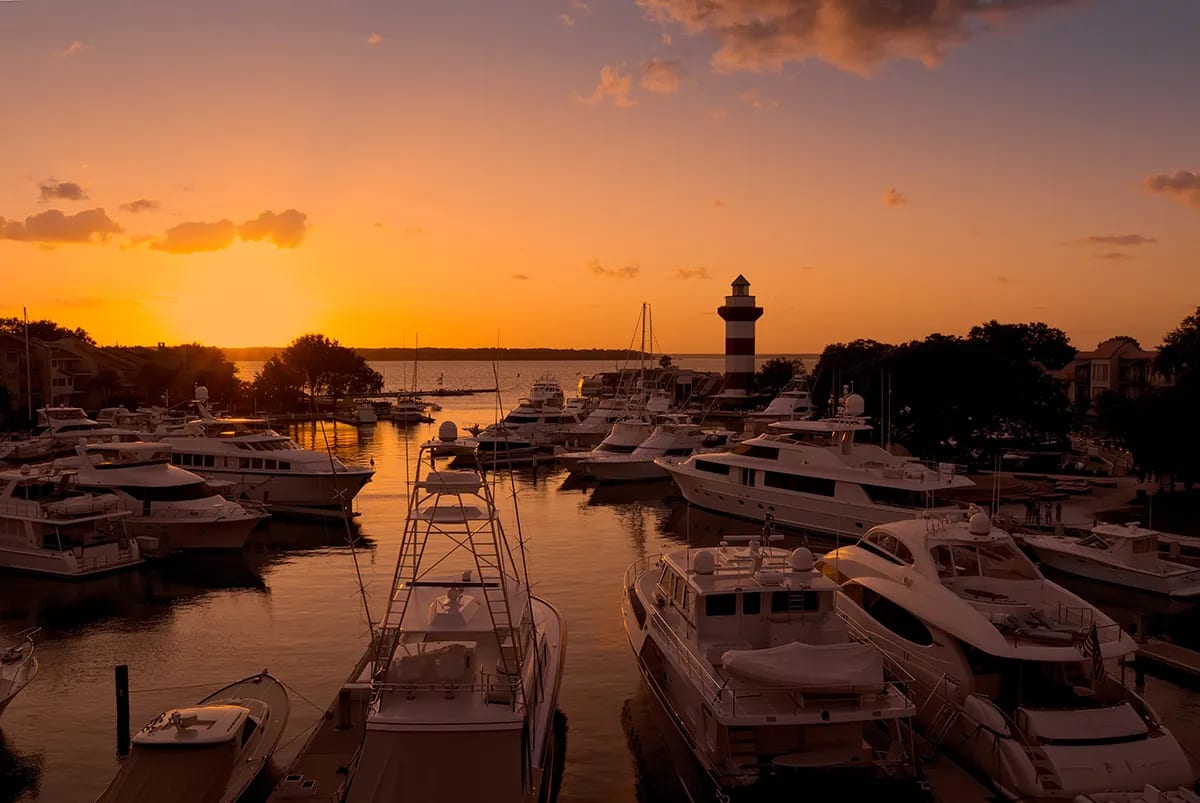 What Are the Best Communities in Hilton Head Island? inception-app-prod/OTUyMjg2NTYtMGNmZC00NmE2LWIxYzAtMzBkMDk3ZjRjZmVi/content/2025/01/c2c9504d6385353bed1f19100c52e4df21cdac49.webp