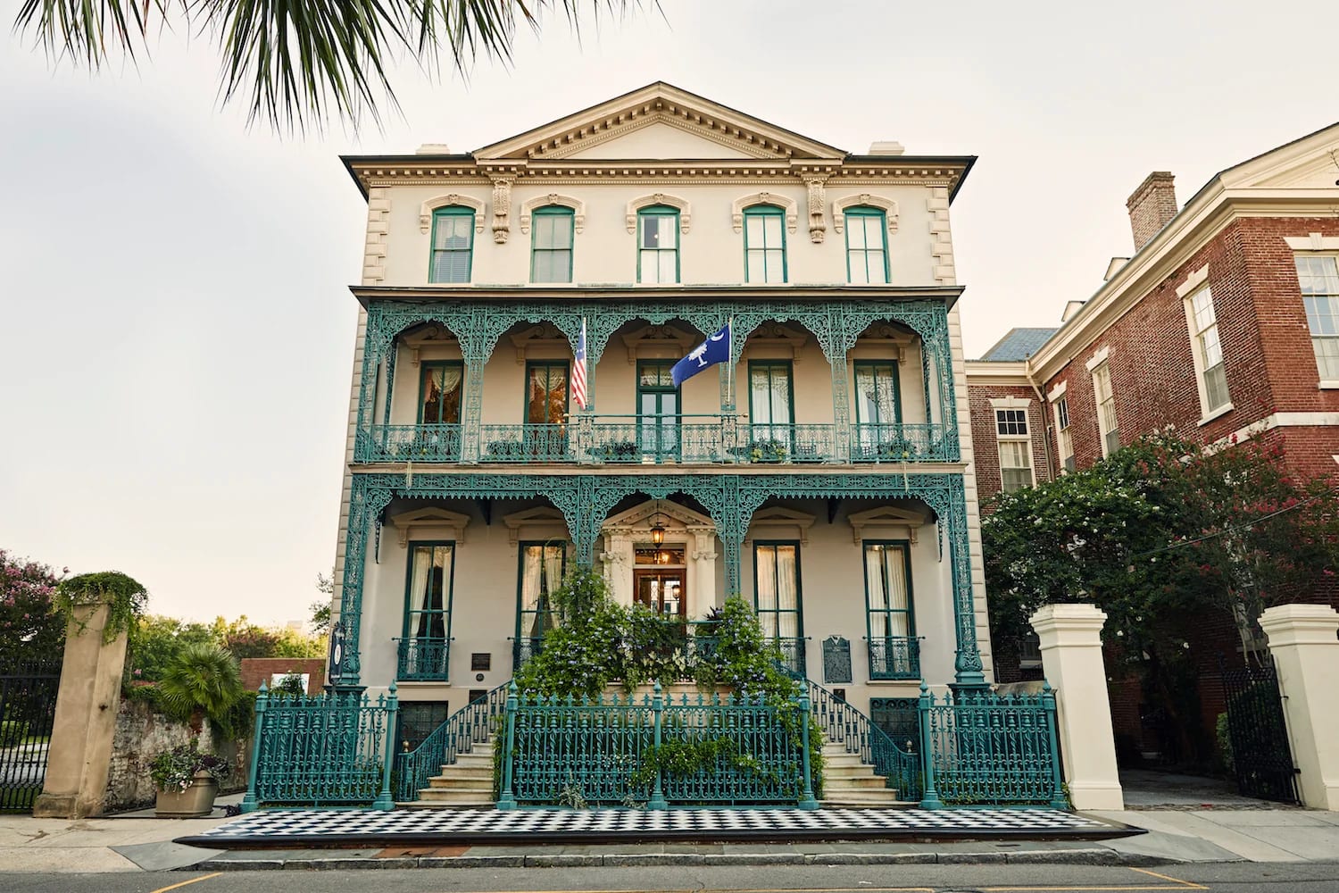 Luxury Real Estate in Charleston, South Carolina: A Comprehensive Guide inception-app-prod/OTUyMjg2NTYtMGNmZC00NmE2LWIxYzAtMzBkMDk3ZjRjZmVi/content/2025/02/54f142ca15f596e13e93fa353e077102319a6248.webp