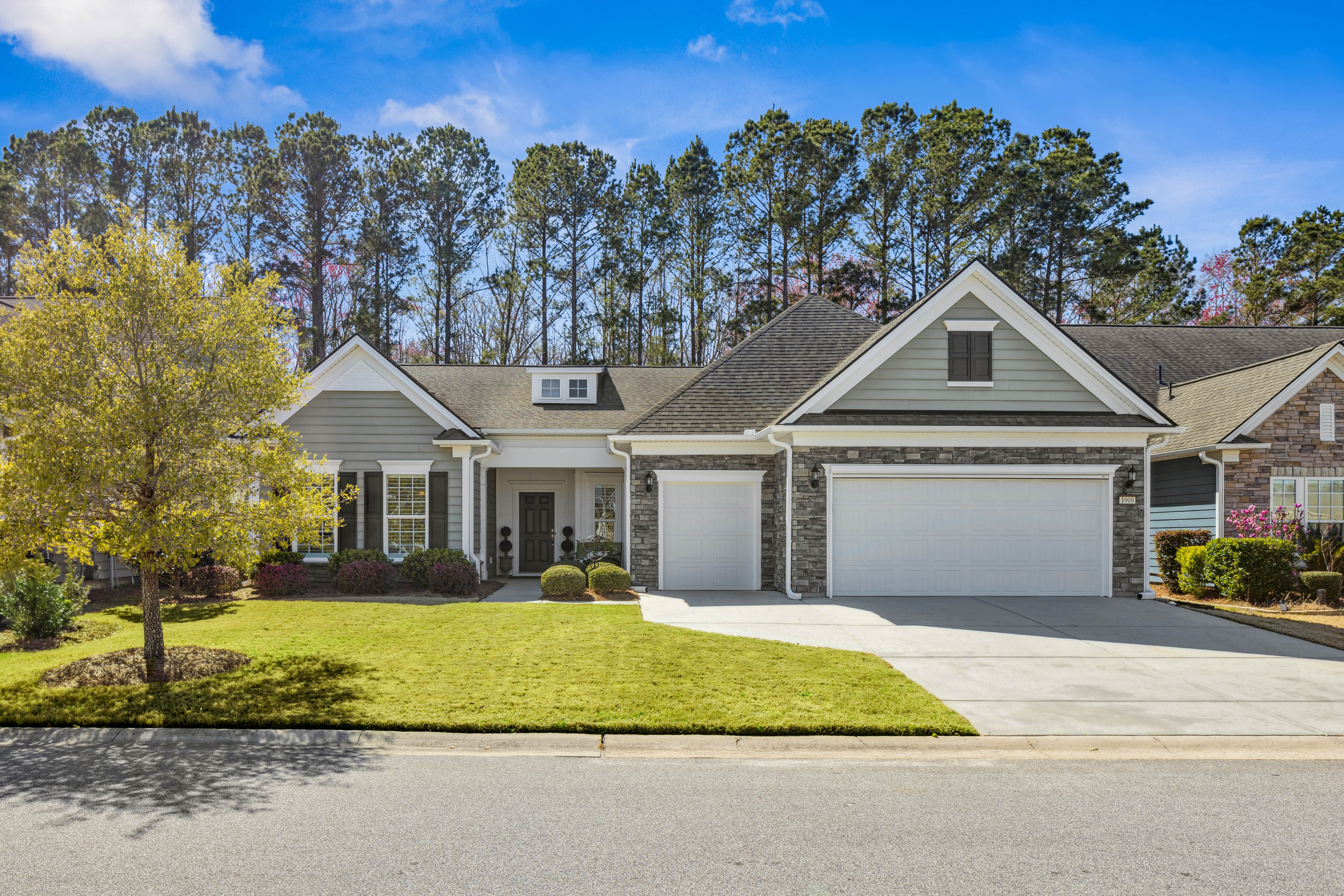 Just Listed: 1909 Freshwater Lane – A Stunning Home in Sun City, Bluffton, South Carolina inception-app-prod/OTUyMjg2NTYtMGNmZC00NmE2LWIxYzAtMzBkMDk3ZjRjZmVi/content/2025/03/60cd969dfd7eba34421a59685f0df9d5082be147.jpeg
