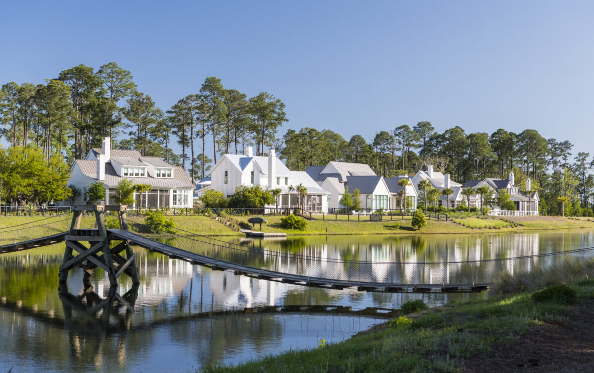 Wilson Village and Moreland Village: The Only Short-Term Rental Zones in Palmetto Bluff inception-app-prod/OTUyMjg2NTYtMGNmZC00NmE2LWIxYzAtMzBkMDk3ZjRjZmVi/content/2025/03/da52d80d554ee922ff40eded58d28a89cfd6f8d2.jpg