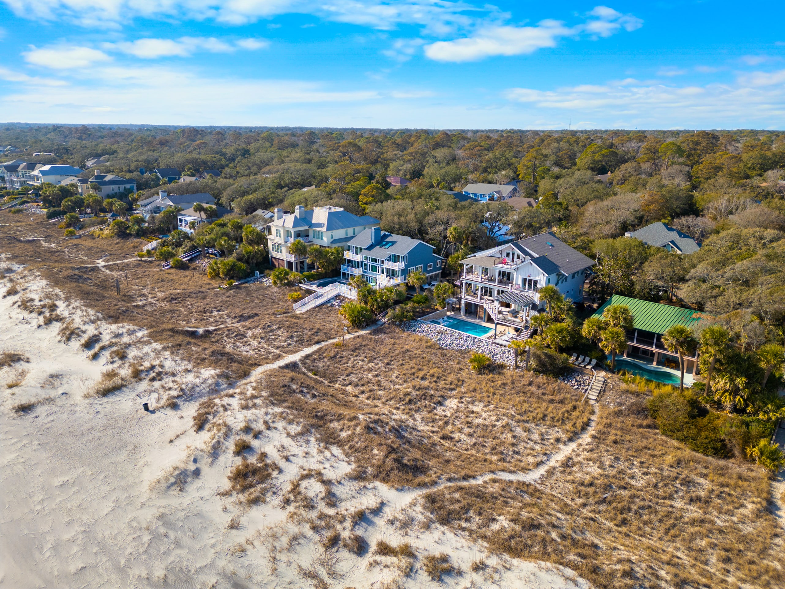 Hilton Head Island Waterfront Living Under $3M: Best Communities & Investment Opportunities inception-app-prod/OTUyMjg2NTYtMGNmZC00NmE2LWIxYzAtMzBkMDk3ZjRjZmVi/content/2025/07/d986014df49025343152d89cb1379dd0647e8371.jpg
