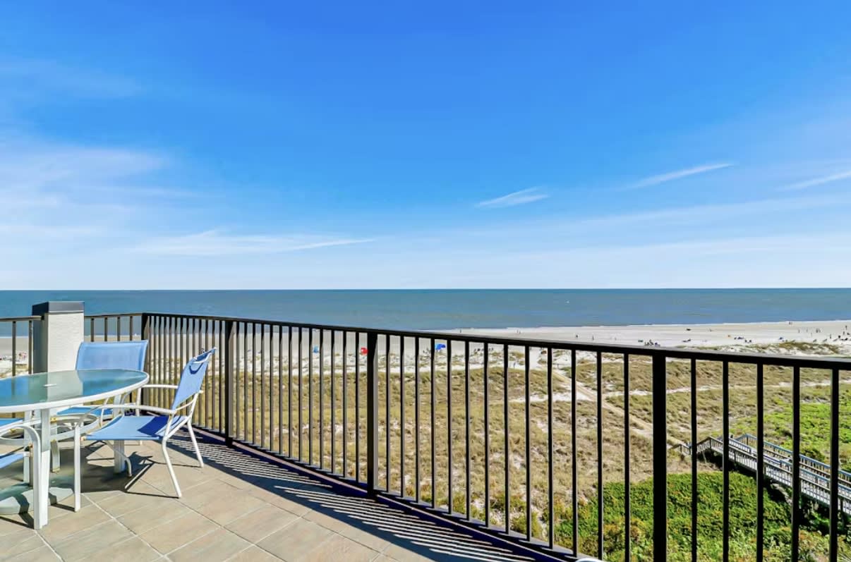 Sold: Penthouse 507 Sea Cloisters - A Rare Oceanfront Investment Gem on Hilton Head Island inception-app-prod/OTUyMjg2NTYtMGNmZC00NmE2LWIxYzAtMzBkMDk3ZjRjZmVi/content/2026/01/103652bbb4b85b93bd098261f19f428bd9c555e8.jpg