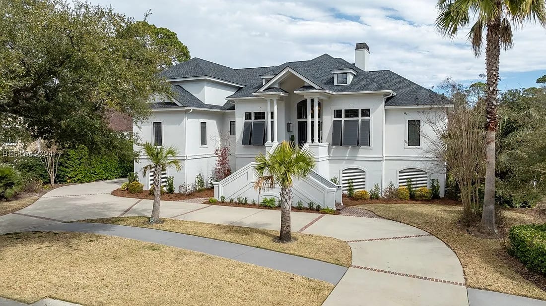 10 Bridgetown Road Sold in Wexford - Luxury Lowcountry Living on Hilton Head Island inception-app-prod/OTUyMjg2NTYtMGNmZC00NmE2LWIxYzAtMzBkMDk3ZjRjZmVi/content/2026/01/1b000a51ce48cd9cdeaa109734d7219f054e3fa2.webp